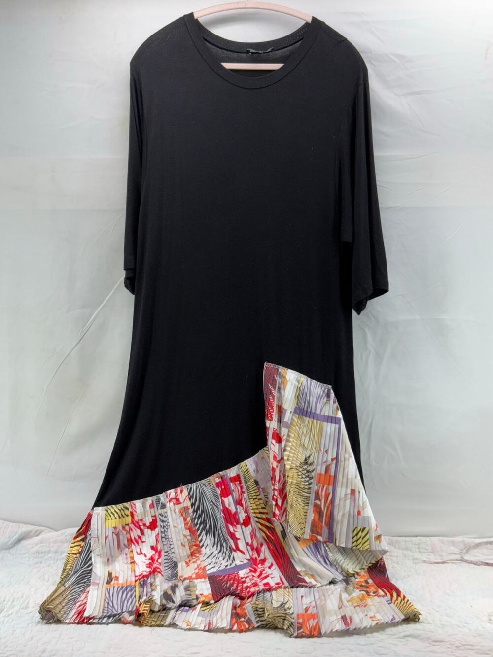 New CQbyCQ women’s black, T-shirt, dress M feminine office